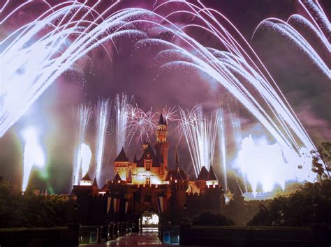 Feu D'artifice Du `s De Disney Image éditorial - Image du nuit, beau ...