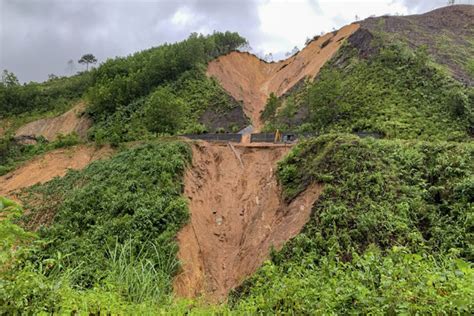 Landslides and roads - recent examples - The Landslide Blog - AGU ...