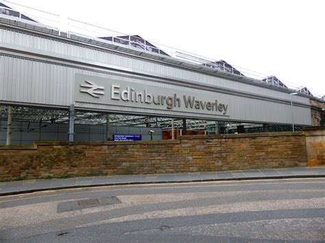 Waverley Station, Edinburgh © PAUL FARMER cc-by-sa/2.0 :: Geograph ...