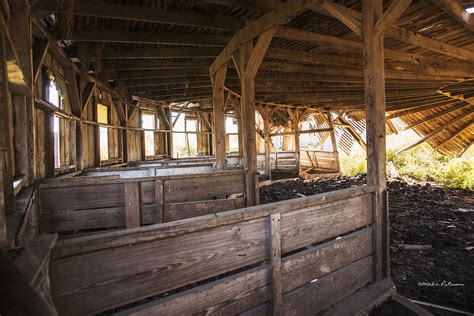 Inside The Round Barn Photograph by Ed Peterson - Pixels