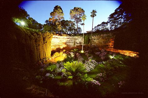 Dusk at Umpherston Sinkhole | Dusk at the amazing Umpherston… | Flickr