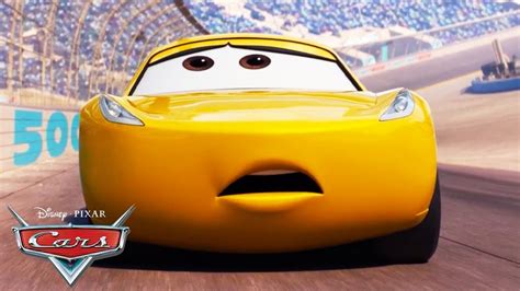 ¡Cruz Ramírez se une a la Carrera! | Pixar Cars (LATINO) - YouTube