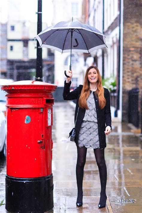 Portrait photoshoot in rainy London | Portrait photoshoot, London ...