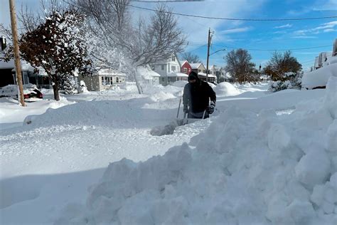 Updated Buffalo-area snow totals: 6.5 feet and more falling (complete ...