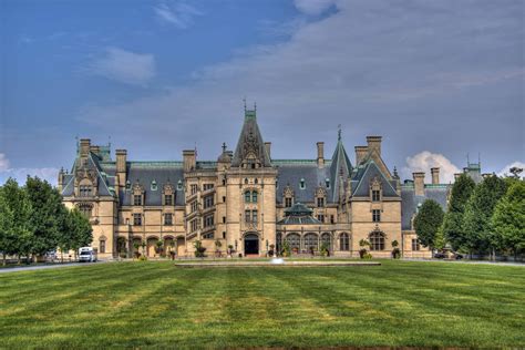 The Vanderbilt's Biltmore Mansion in Asheville, NC | East Coast Road ...