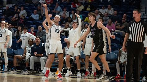 Samford Men's Basketball undefeated through 3 games - The Samford Crimson