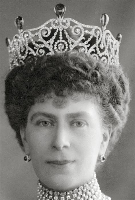 Tiara Mania: Queen Mary of the United Kingdom's Delhi Durbar Tiara