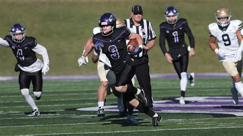 UW-W Football Advances to Second Round of NCAA Playoffs - Whitewater Banner