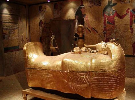 The Mysterious Egyptian Queen Nefertiti In Tut's Tomb? | B-Change