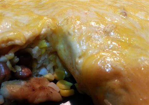 Chicken burrito enchiladas Recipe by therealemilypaige - Cookpad