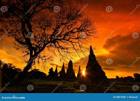 Wat Chaiwatthanaram in the Sunset Stock Image - Image of bodhgaya ...