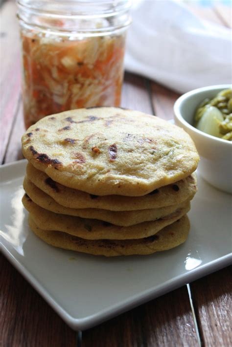 Pupusas de Flor de Loroco y Queso | hungry sofia