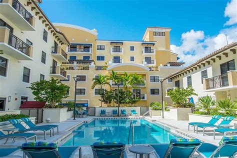 Apartments at AMLI Dadeland - Miami | ApartmentSearch.com