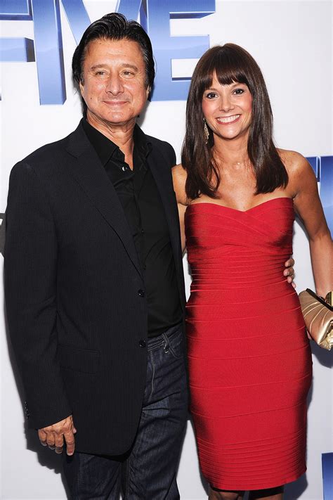 Steve Perry's Late Girlfriend Urged Him to Return to Music