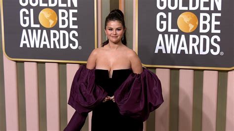 Selena Gomez 2023 Golden Globes Arrivals - One News Page VIDEO