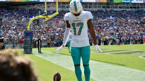 Jaylen Waddle touchdown dance, explained: How Dolphins WR's penguin ...