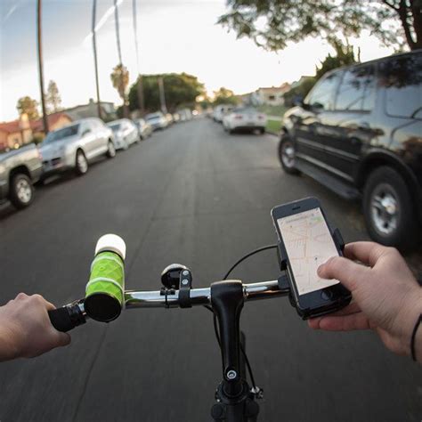 This mountable speaker that's also a bike light ($80) | Accesorios para ...