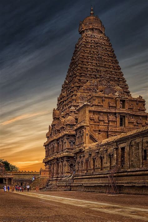 Brihadeeswarar Temple, Thanjavur, India | Temple india, Indian temple ...