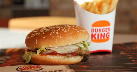 Whopper Vs. Whopper Jr. | Which One Is Better? - TheFoodXP