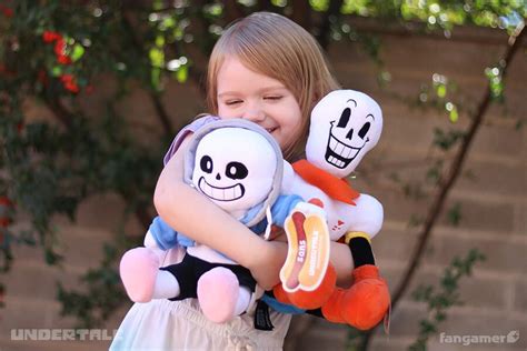 UNDERTALE - Papyrus Plush - Fangamer Europe