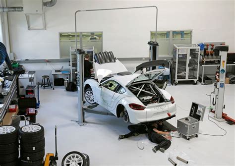 Porsche goes rallying with wicked Cayman GT4 Clubsport concept