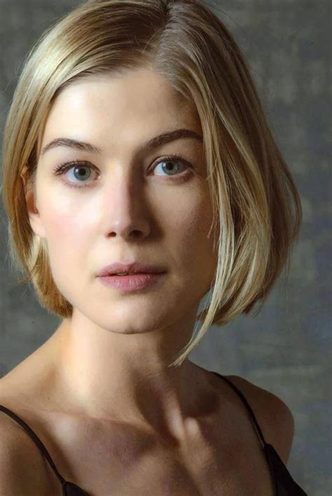 Ivana on | Rosamund pike gone girl, Rosemund pike, Rosamund pike