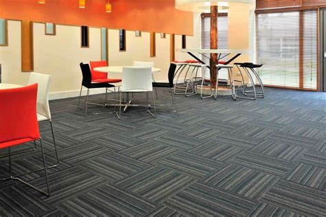 Synthetic Carpet Tiling | Kantoor