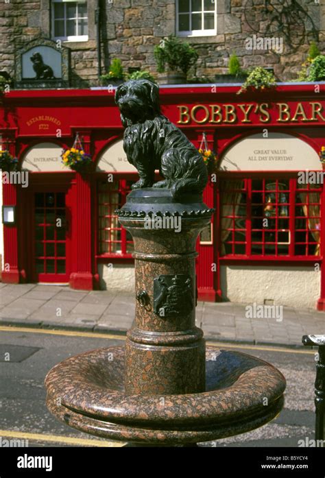 Greyfriars Bobby Statue, Edinburgh, Scotland Stock Photo - Alamy