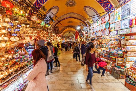 250-year-old patterns revived in Istanbul’s Grand Bazaar | Daily Sabah