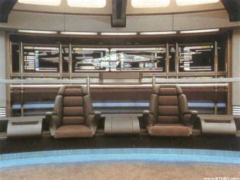 Bridge of the USS Voyager | Star trek ships, Star trek voyager, Star trek