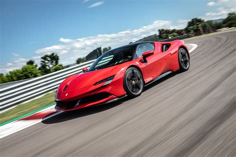 Ferrari SF90 Stradale video review - EV Central Ferrari SF90 Stradale ...