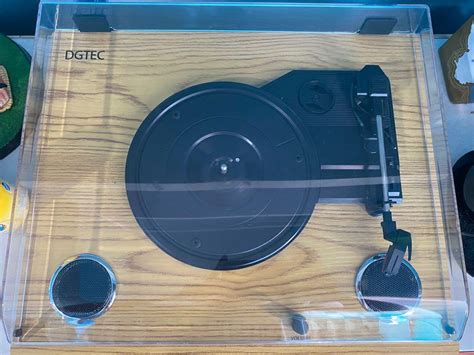 Turntable with built in speaker 220v, Audio, Portable Music Players on ...