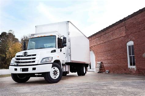 Heavy Duty Refrigerated - Aluminum (26ft) - Complete Truck Bodies