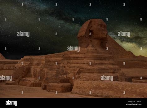 The Sphinx in Giza pyramid complex at night Stock Photo - Alamy