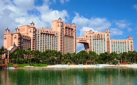 Harborside Resort Atlantis Paradise Island in Paradise Island