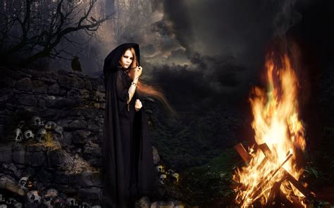 wallpaper: Evil Woman Wallpapers