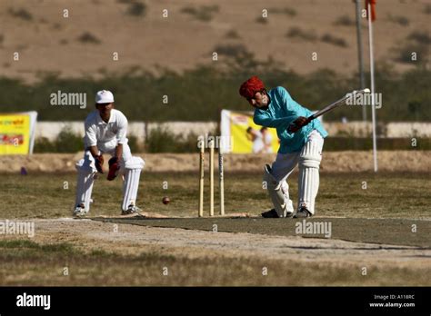 Lagaan cricket hi-res stock photography and images - Alamy