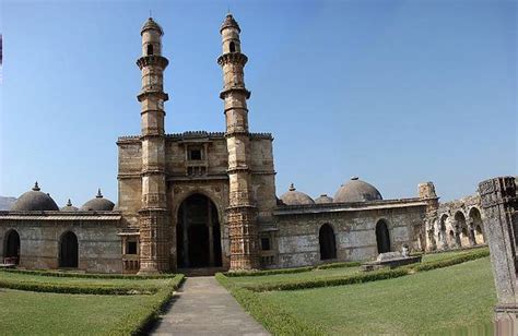 Champaner-Pavagadh Archaeological Park Travel Guide, Places to see ...