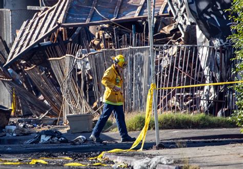 Fire under 10 Freeway in downtown L.A. upends traffic with no reopening ...