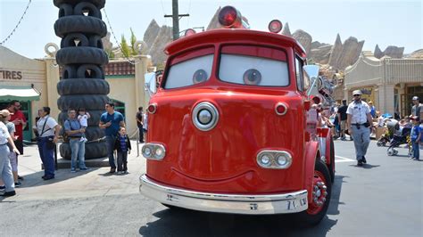 Red the Firetruck, Lightning McQueen & Tow Mater at Radiator Springs ...