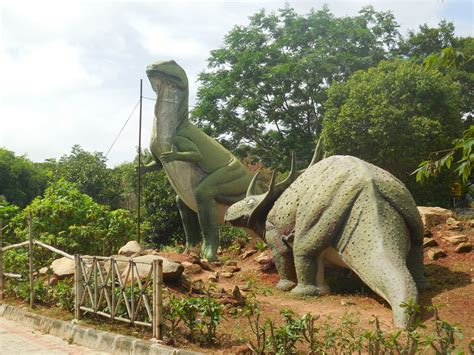 Dinosaur Section- Ugly Sculptures - ZooChat