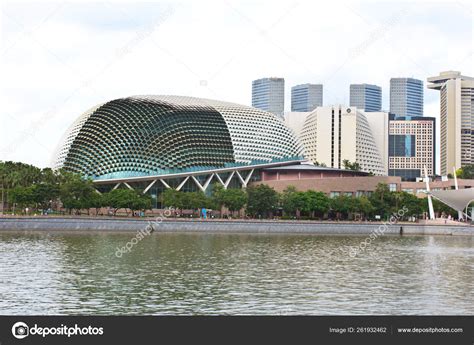 Esplanade Singapore – Stock Editorial Photo © YAYImages #261932462