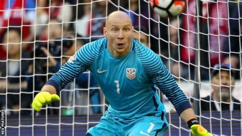 Brad Guzan: Aston Villa goalkeeper signs for Middlesbrough - BBC Sport