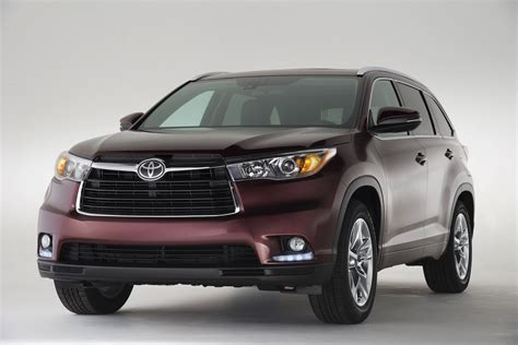 Toyota Kluger: all-new SUV now seats eight, but still lacks diesel ...