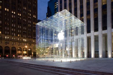 Apple at 5th Avenue | Store architecture, Apple store, Apple store design