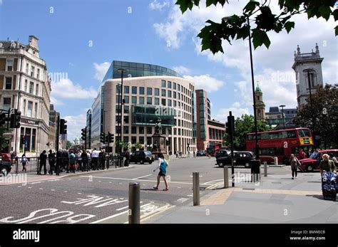 Holborn Circus, High Holborn, Holborn, City of London, Greater London ...