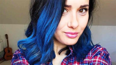 How to Get Black Hair with Blue Highlights - L’Oréal Paris