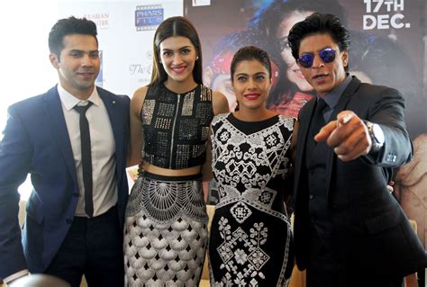 Khaleej Times on Twitter: "#Shah Rukh Khan's #Dilwale cast make #Dubai ...