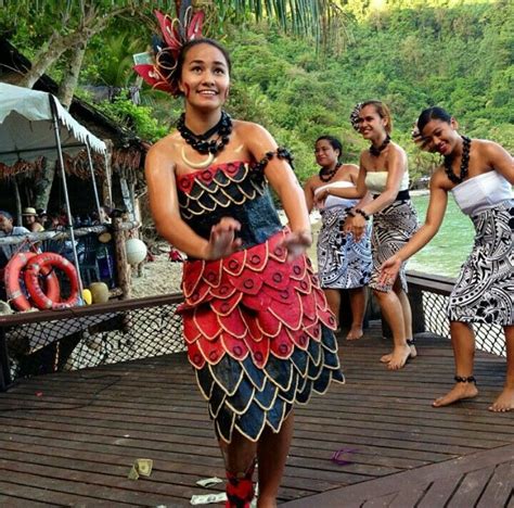 Beautiful Ta'ahine Tonga | Tongan clothing, Tongan culture, Hawaiian outfit