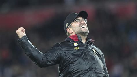 Jurgen Klopp runs onto the pitch celebration video, reaction, Danny ...